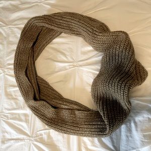 Banana Republic wool infinity scarf